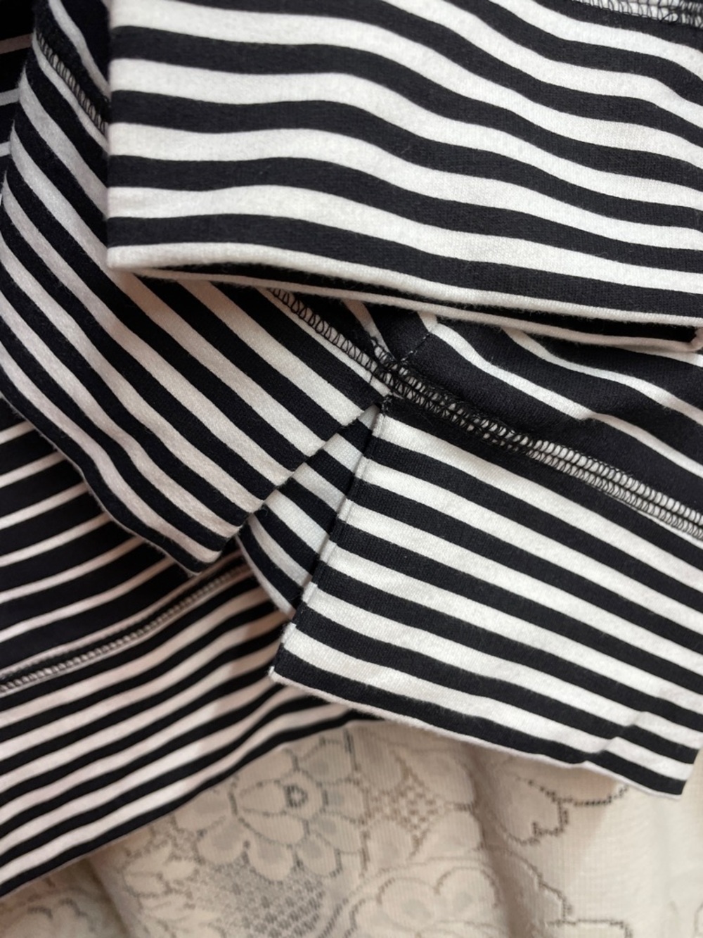 Kim Rogers Black and White Pullover 2X. NWT - Picture 4 of 8